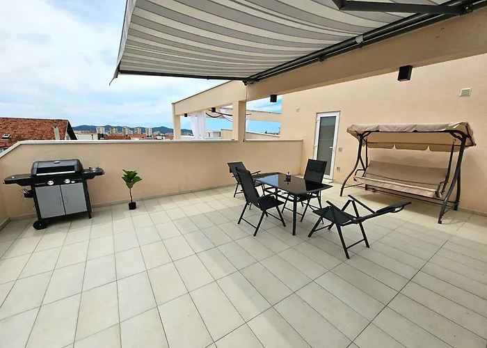 Apartment Rooftop