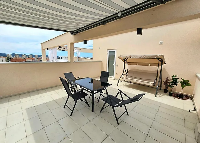 Apartment Rooftop